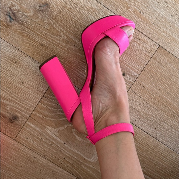 AREZZO BRAND NEW NEON PINK PLATFORM 💕 - Picture 10 of 11